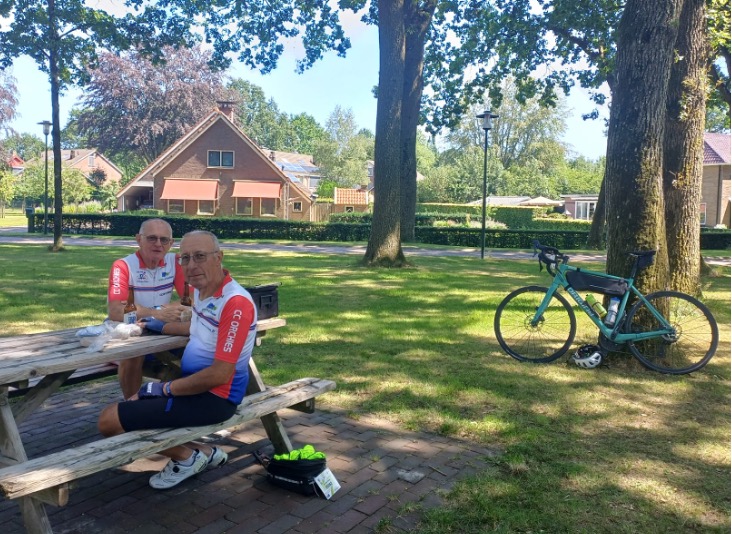 Régis et Sylvie en pause déjeuner